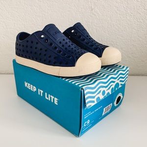 Native Jefferson toddler size 9 navy GUC